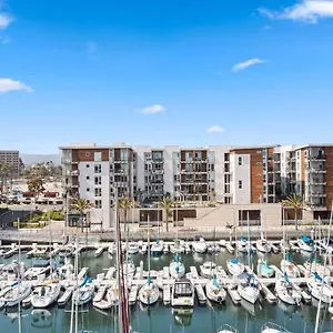 Blue Water Views Luxury Retreat In Mdr/venice Apartment Los Angeles